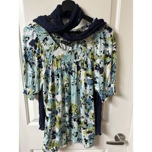 Women's Short Sleeve Top Floral With Scarf Sz Small